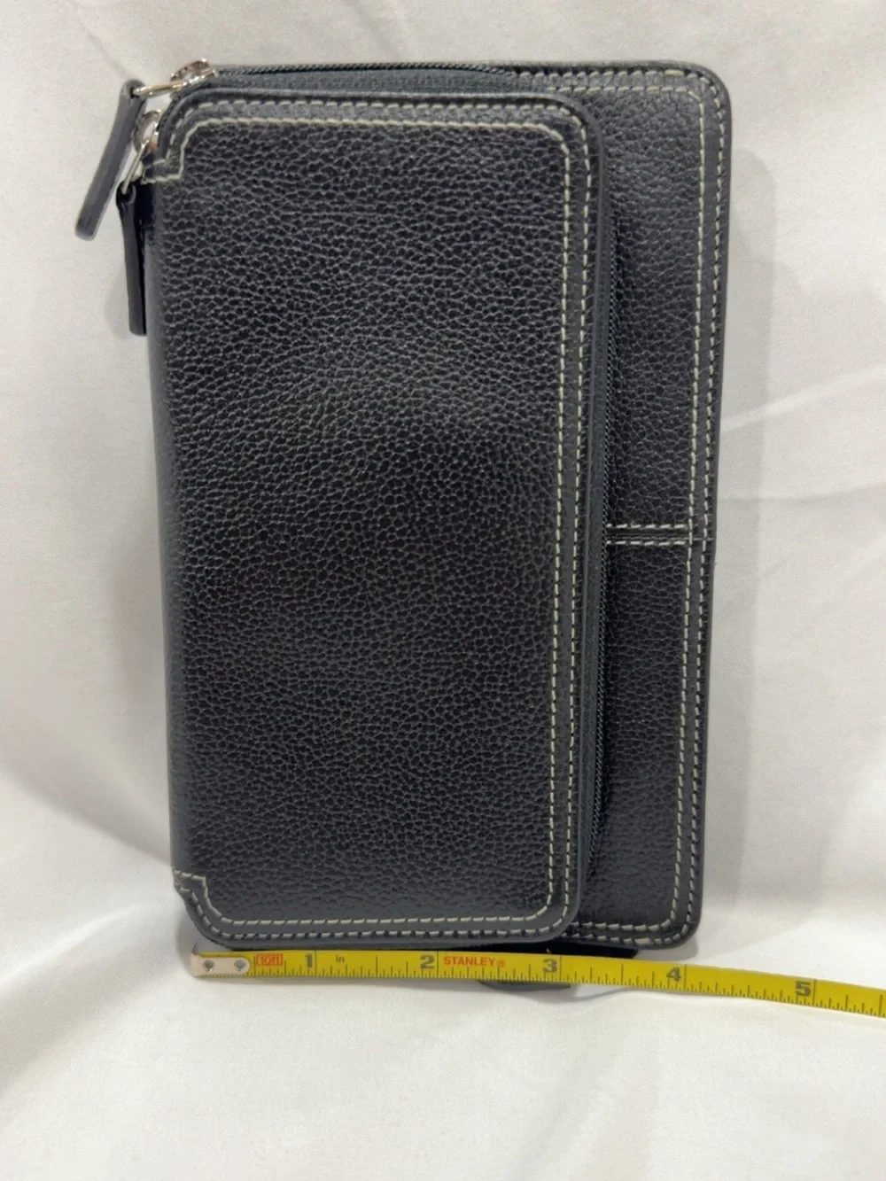 Levenger Majorca Black Leather Zip Wallet